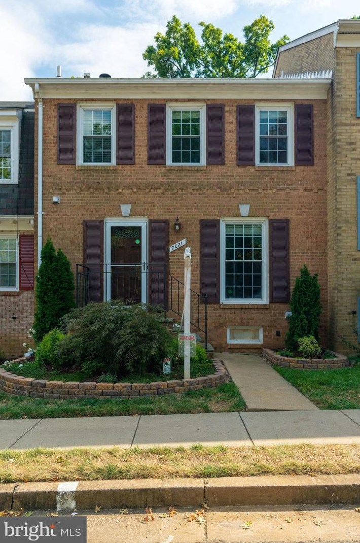 7021 Leebrad St, Springfield, VA 22151