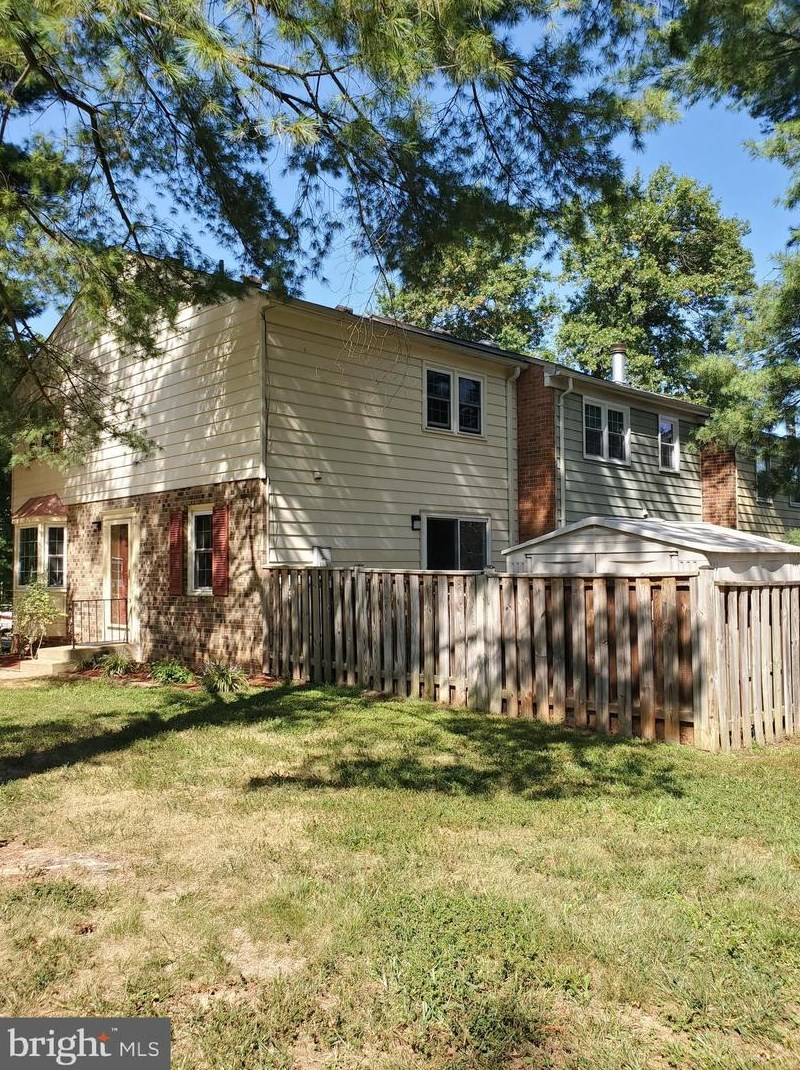 9650 Thackery Sq, Fairfax, VA 22032