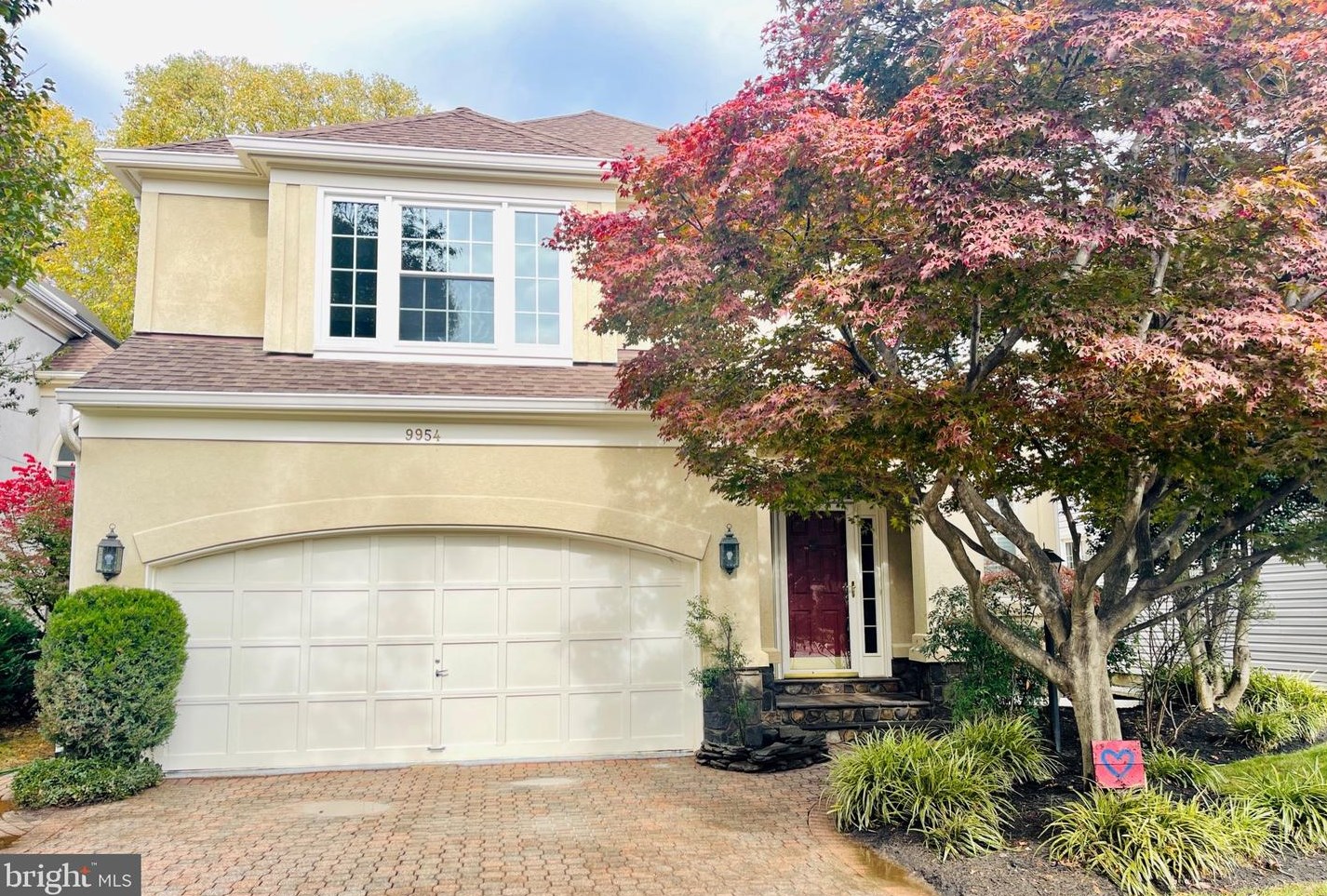 9954 Lochmoore Ln, Vienna, VA 22181-5900