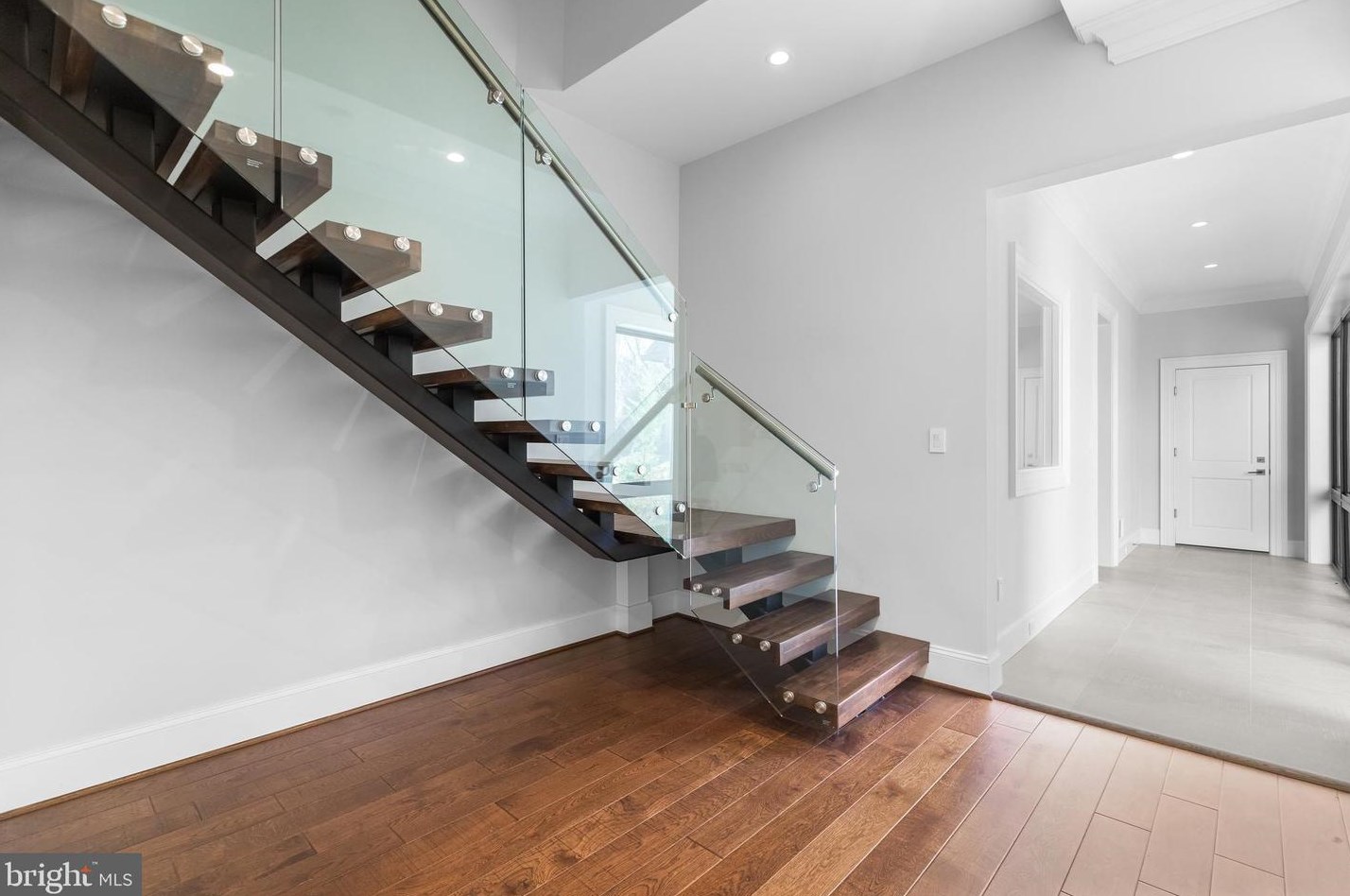 2035 Hunter Mill Rd, Vienna VA  22181-2836 exterior