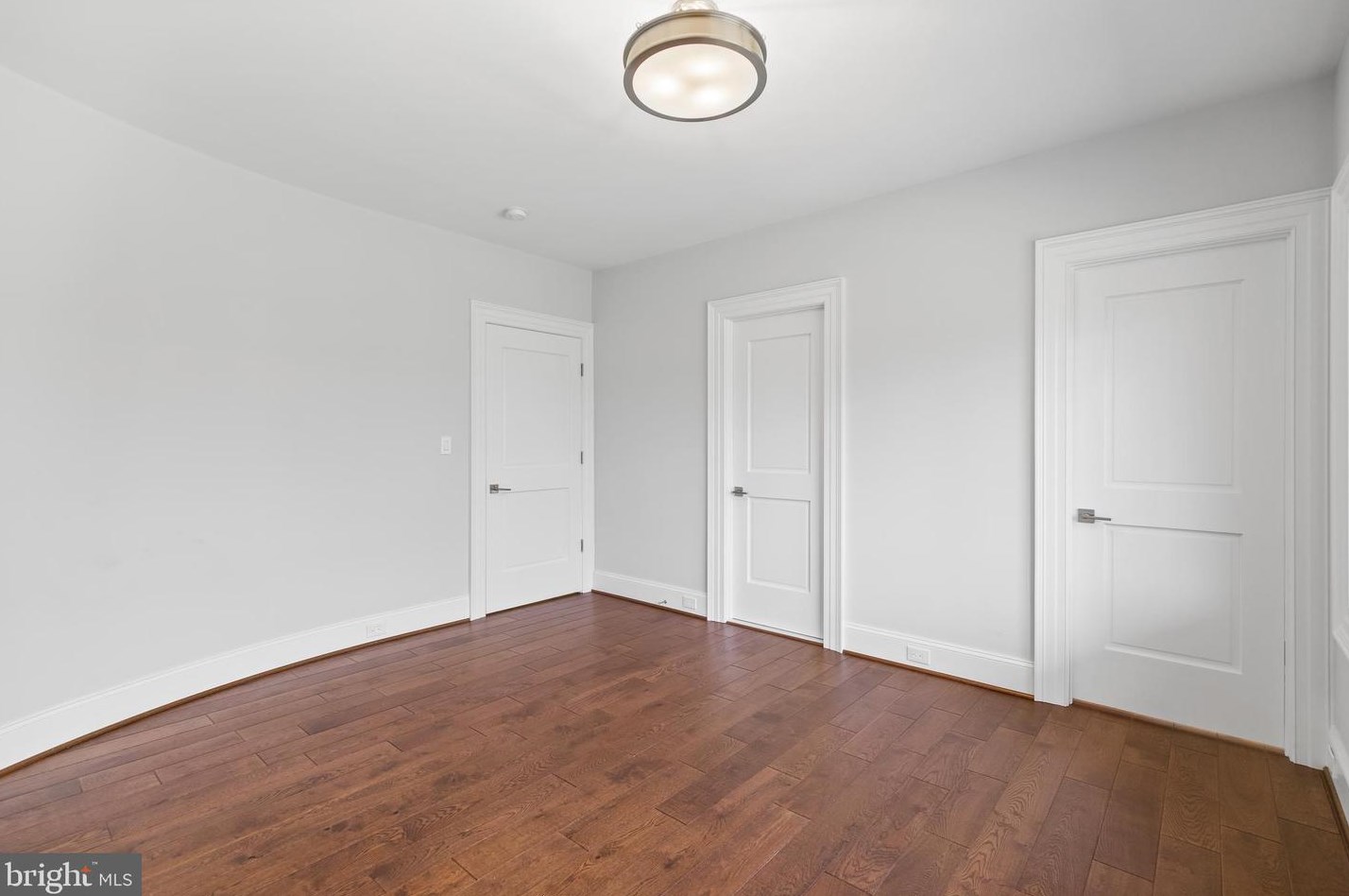 2035 Hunter Mill Rd, Vienna VA  22181-2836 exterior