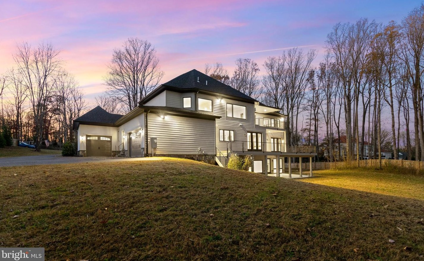 2035 Hunter Mill Rd, Vienna VA  22181-2836 exterior