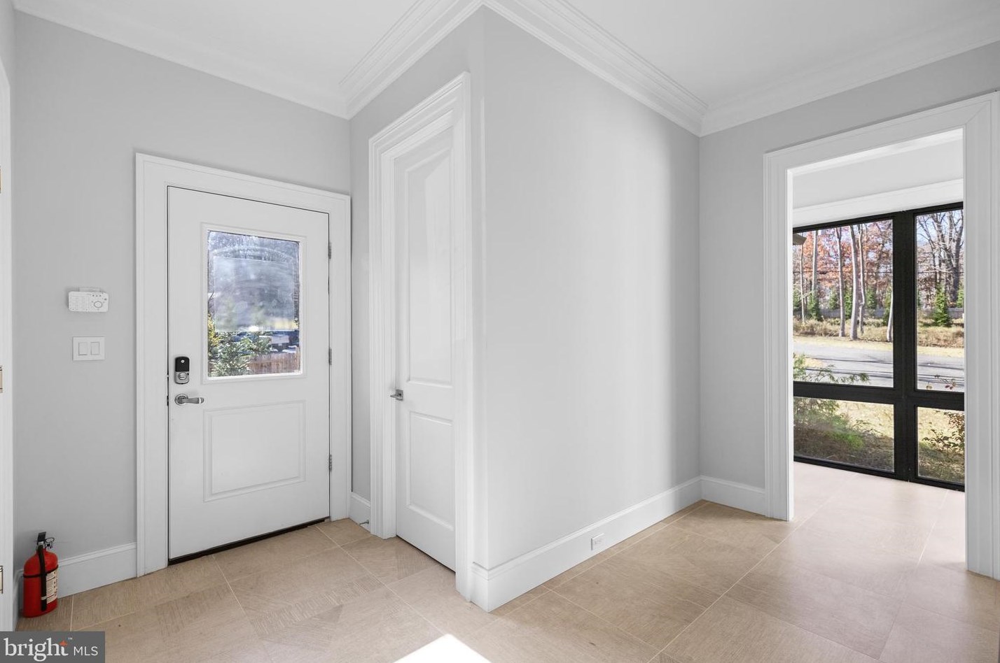 2035 Hunter Mill Rd, Vienna VA  22181-2836 exterior