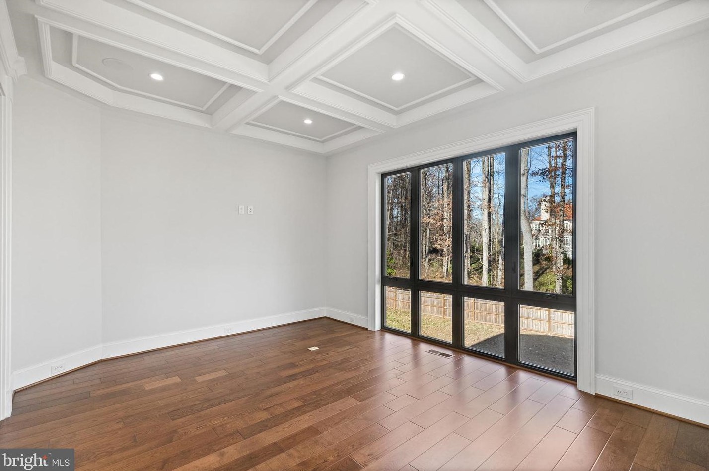 2035 Hunter Mill Rd, Vienna VA  22181-2836 exterior