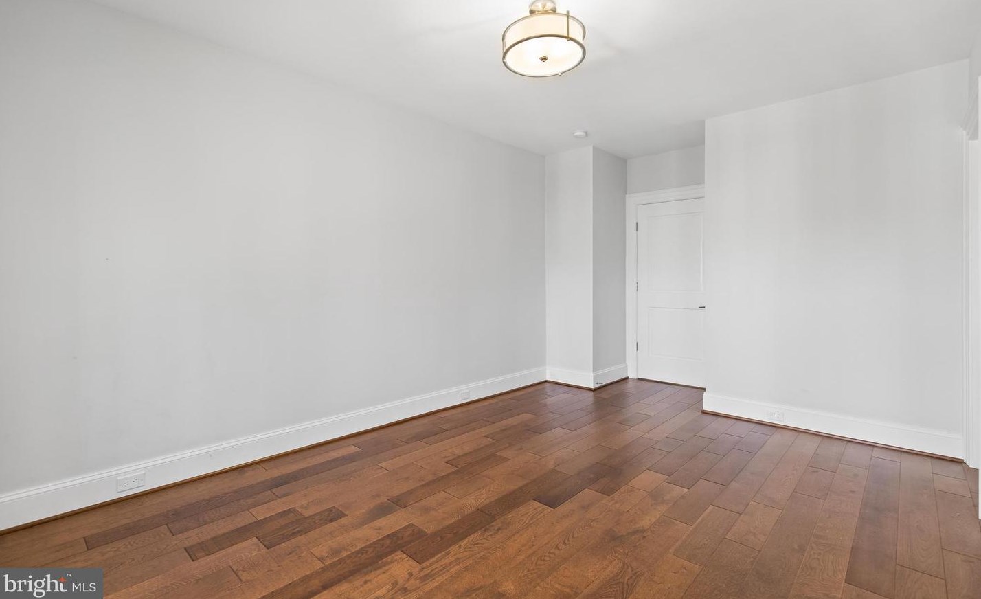 2035 Hunter Mill Rd, Vienna VA  22181-2836 exterior