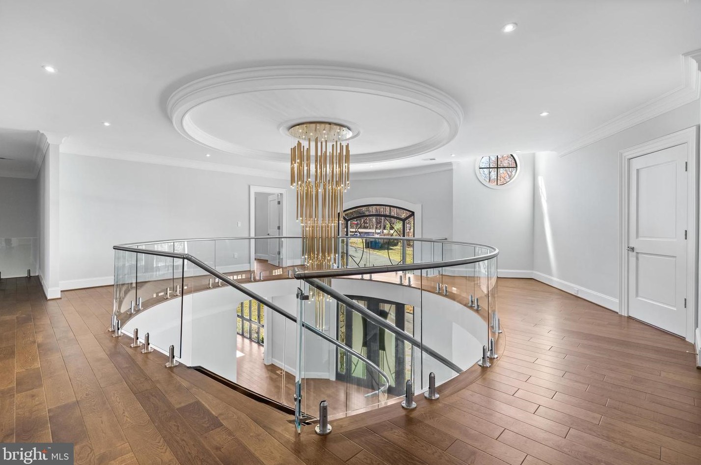 2035 Hunter Mill Rd, Vienna VA  22181-2836 exterior