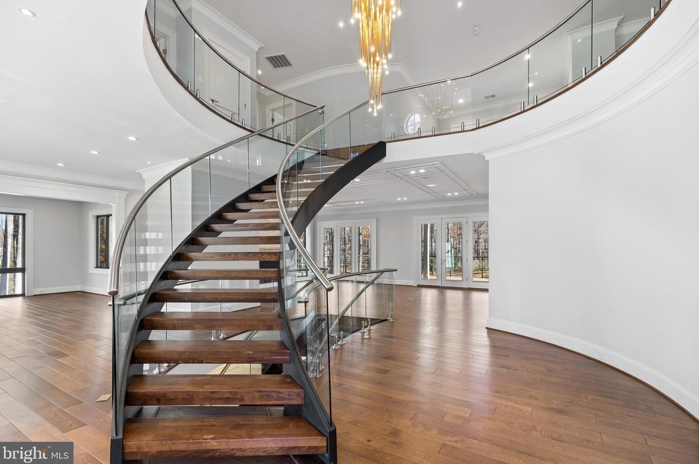 2035 Hunter Mill Rd, Vienna VA  22181-2836 exterior