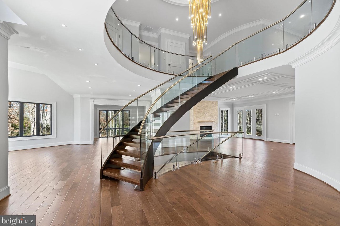 2035 Hunter Mill Rd, Vienna VA  22181-2836 exterior