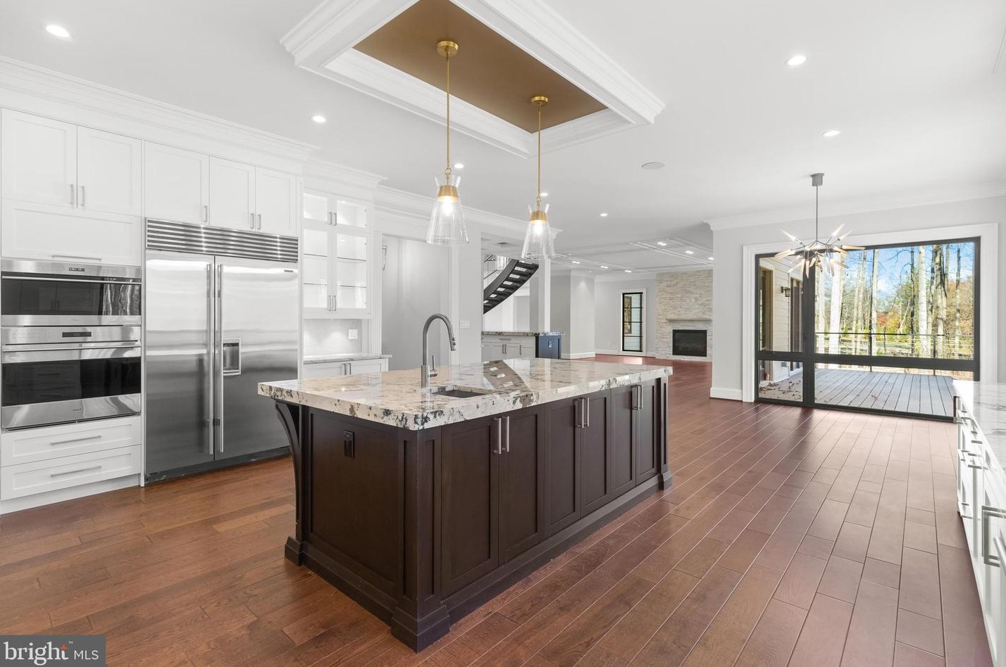 2035 Hunter Mill Rd, Vienna VA  22181-2836 exterior