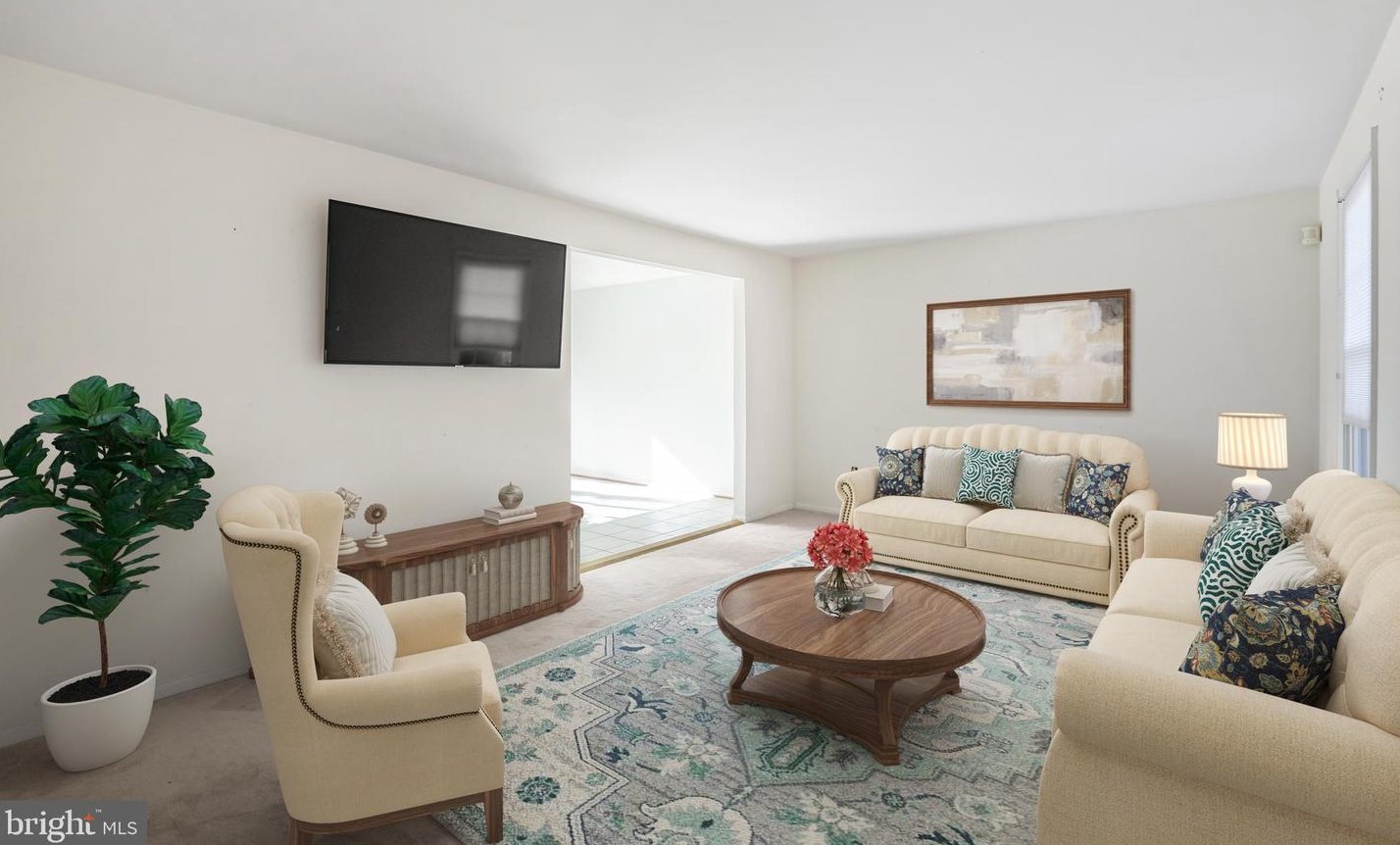 14573 Woodland Ridge Dr, Centreville, VA 20121-2306