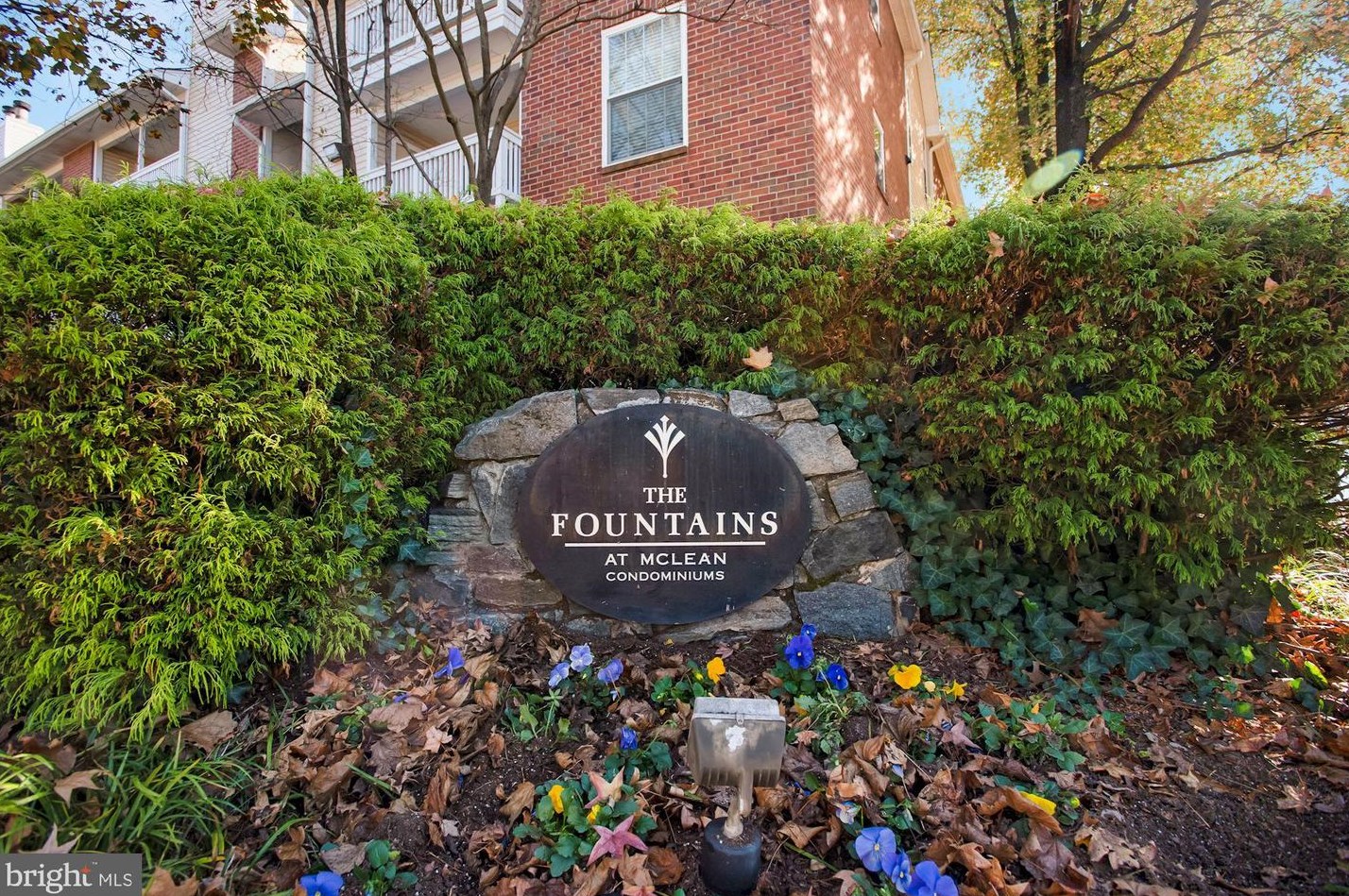 1530 Lincoln Way, Mc Lean VA  22102-5816 exterior