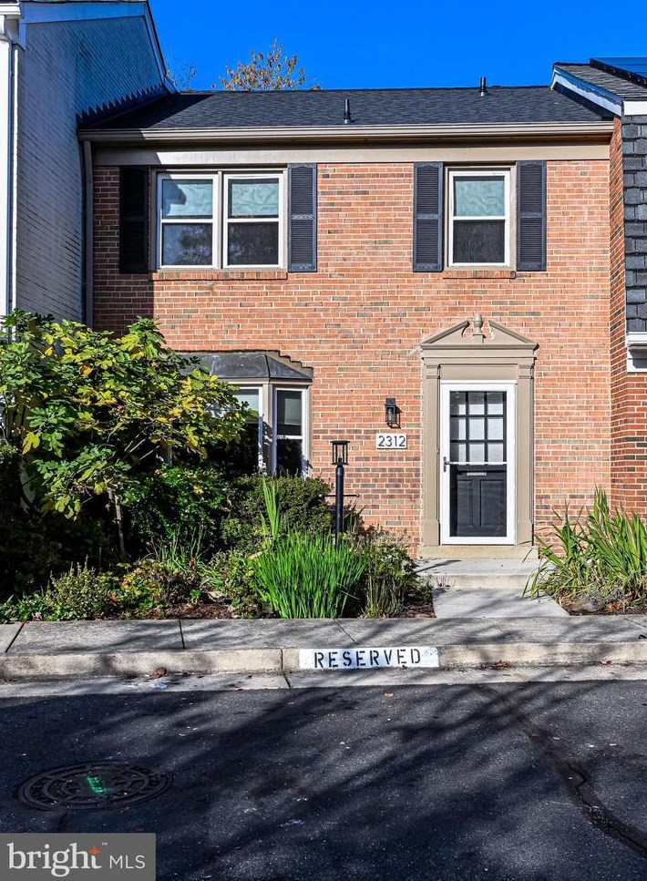 2312 Wheystone Ct, Vienna, VA 22182