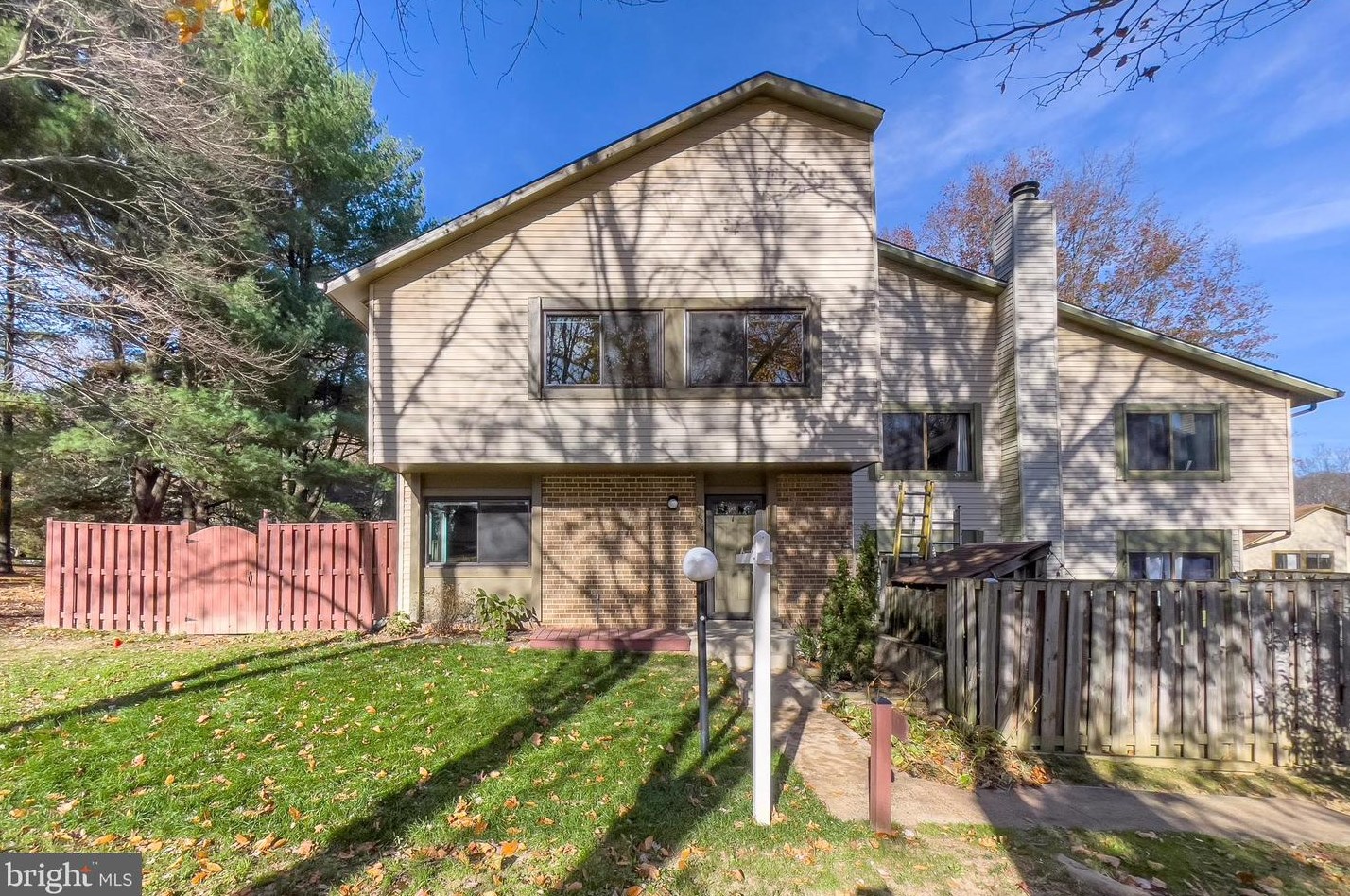 10627 Summer Oak Ct, Springfield, VA 22015
