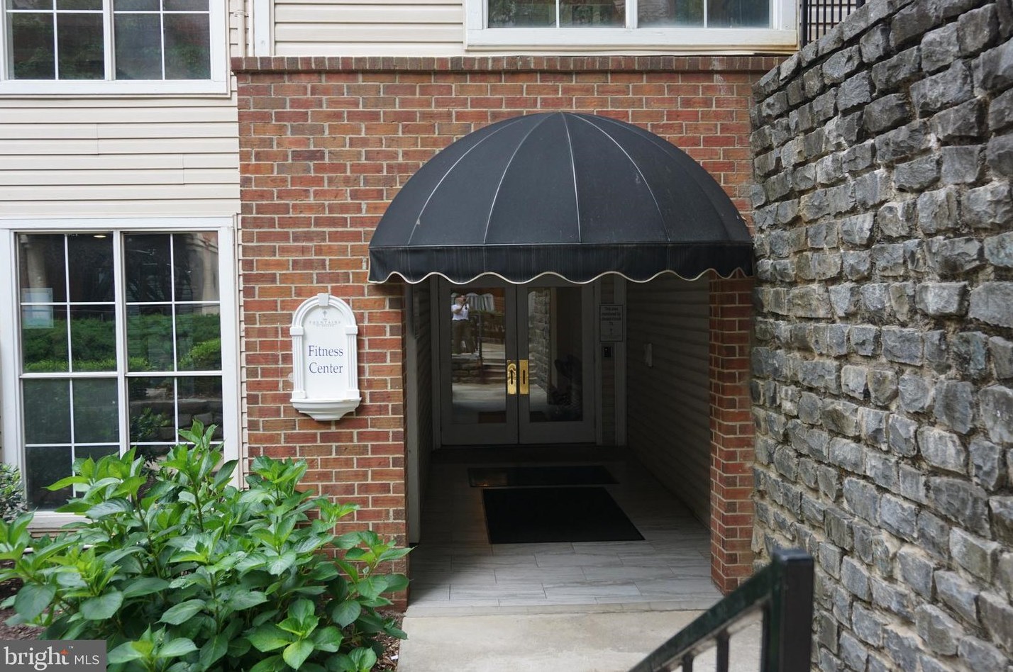 1527 Lincoln #203, Mc Lean, VA 22102