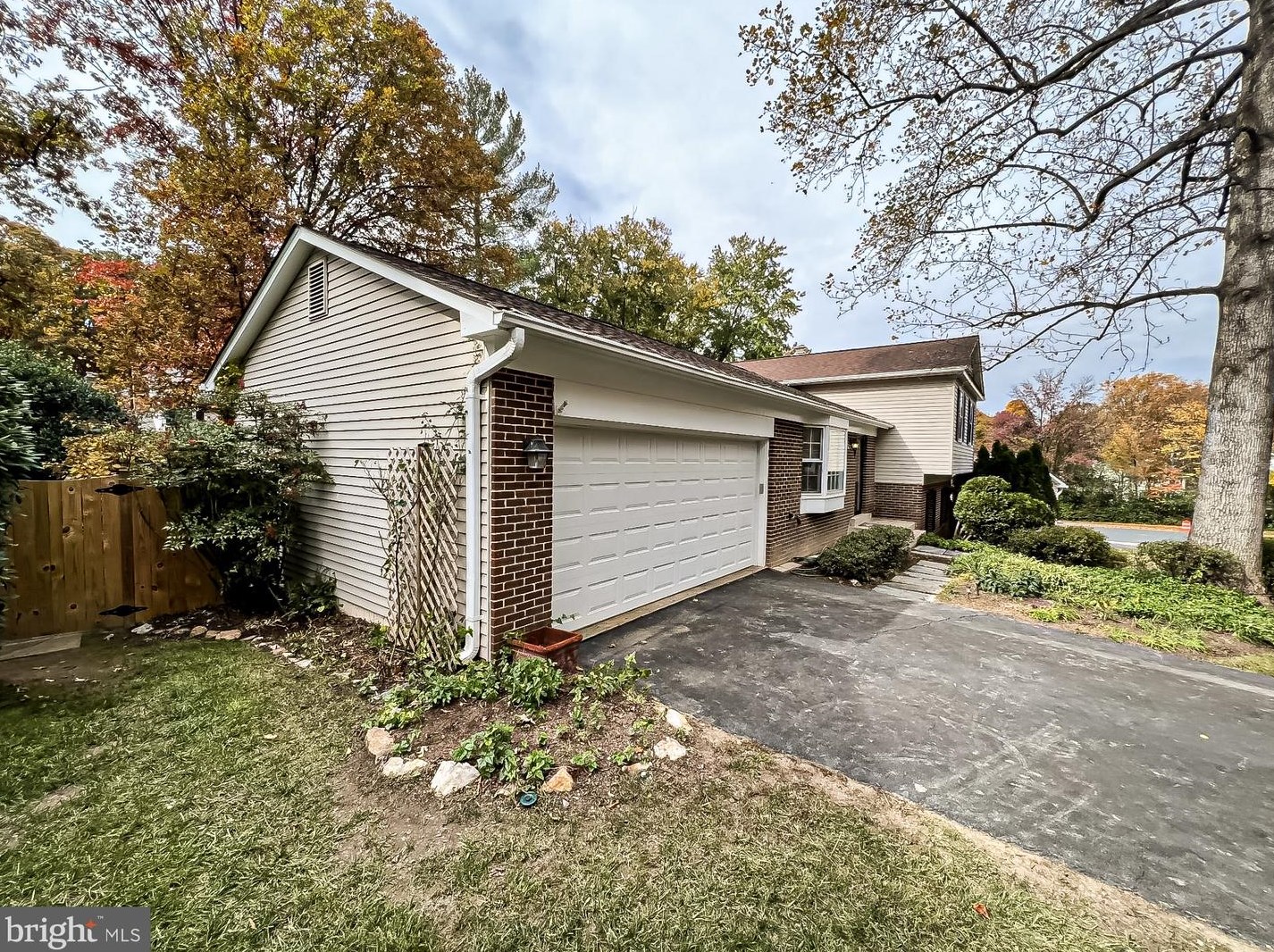 10097 Marshall Pond Rd, Springfield VA  22015-3732 exterior
