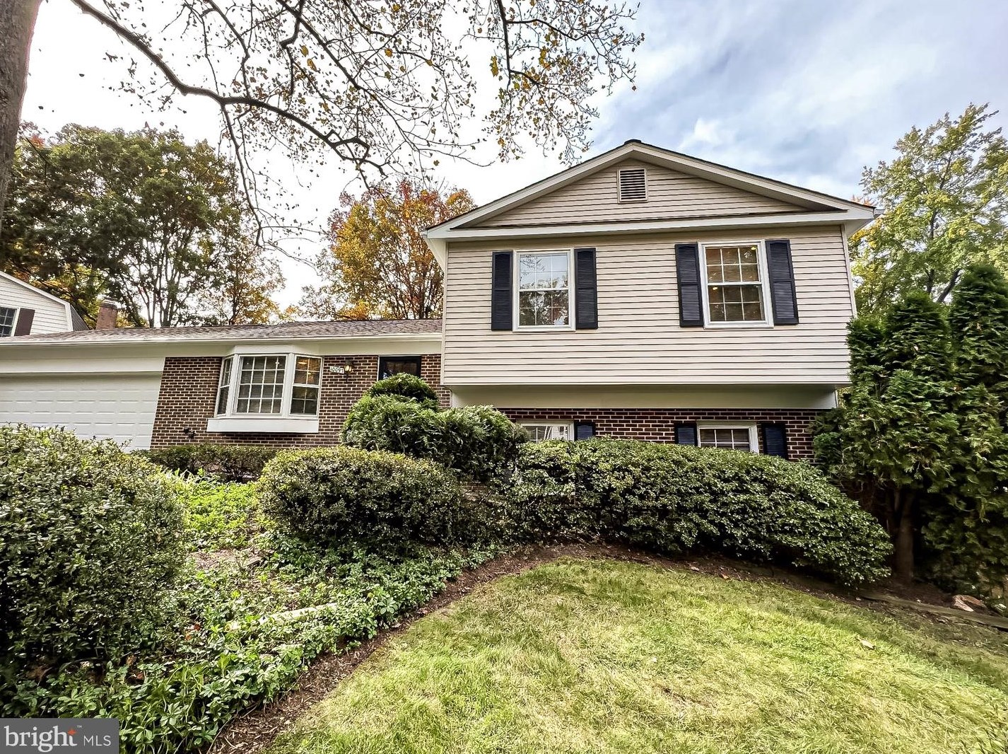 10097 Marshall Pond Rd, Springfield VA  22015-3732 exterior
