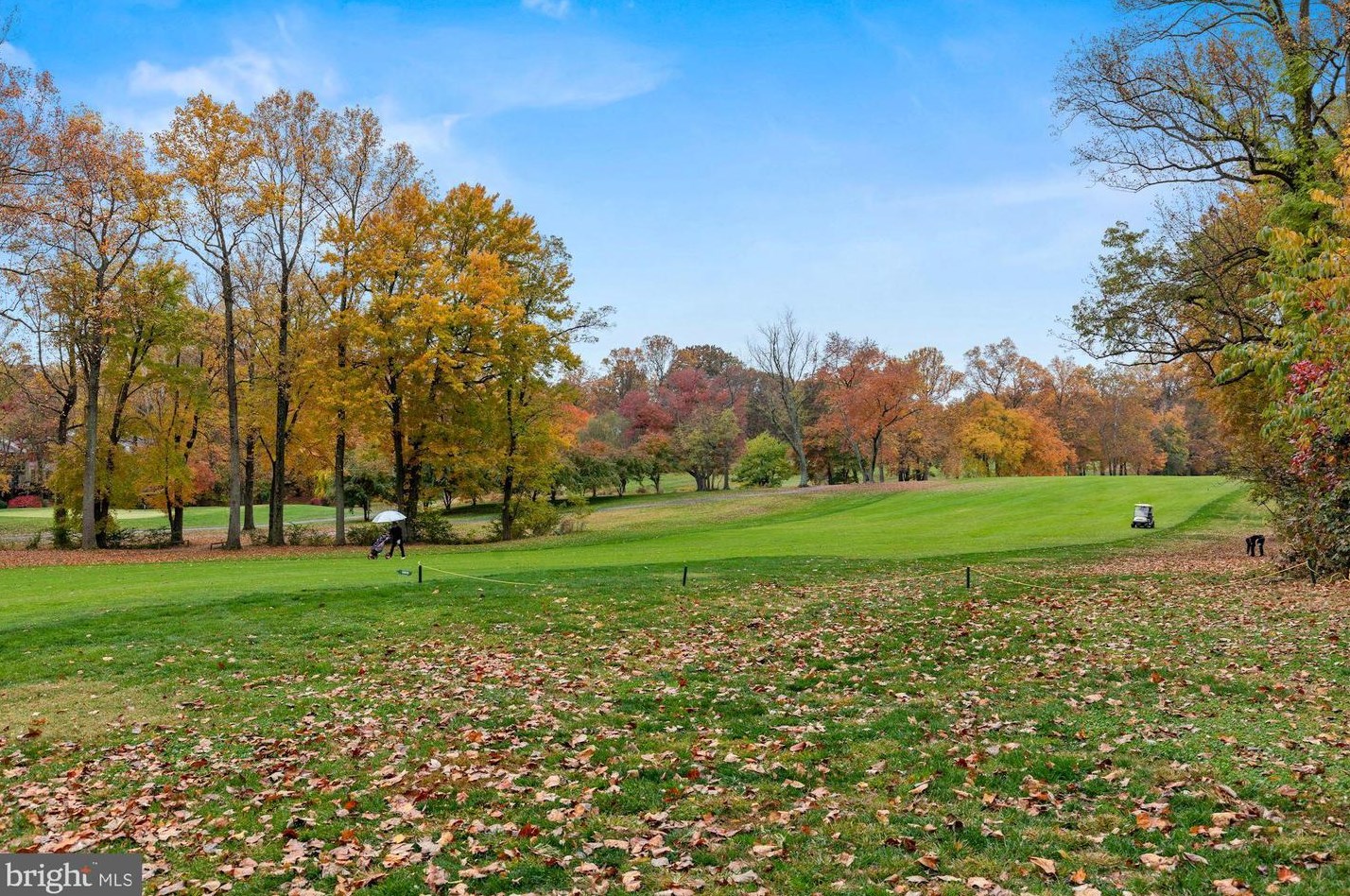 2057 Golf Course Dr, Herndon, VA 20191