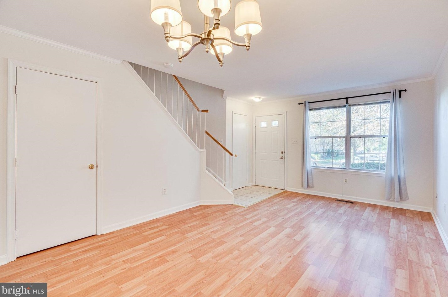 5694 White Dove Ln, Clifton, VA 20124