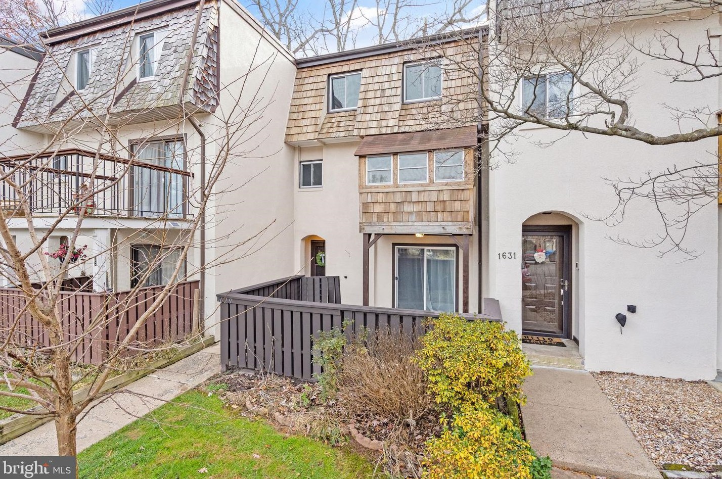 1629 Valencia Way, Herndon, VA 20190