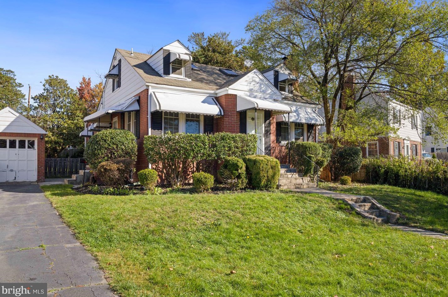 6066 Wooten Dr, Falls Church, VA 22044