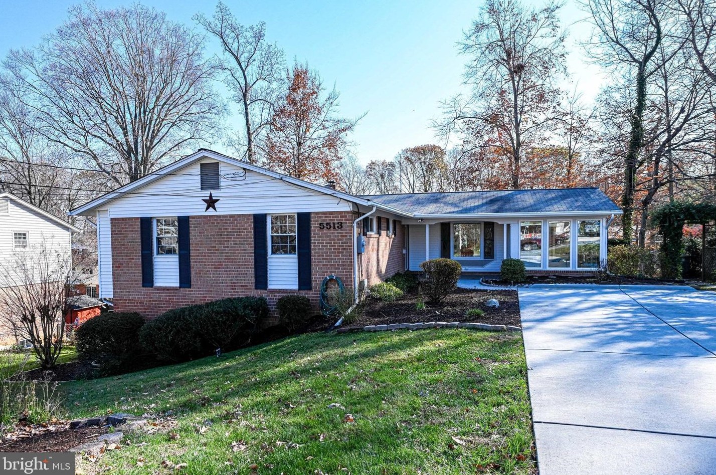 5513 Southampton Dr, Springfield, VA 22151