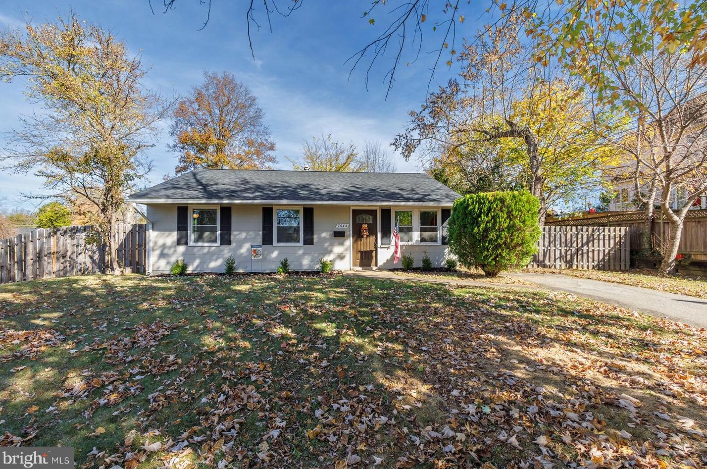 7652 Royston St, Annandale, VA 22003