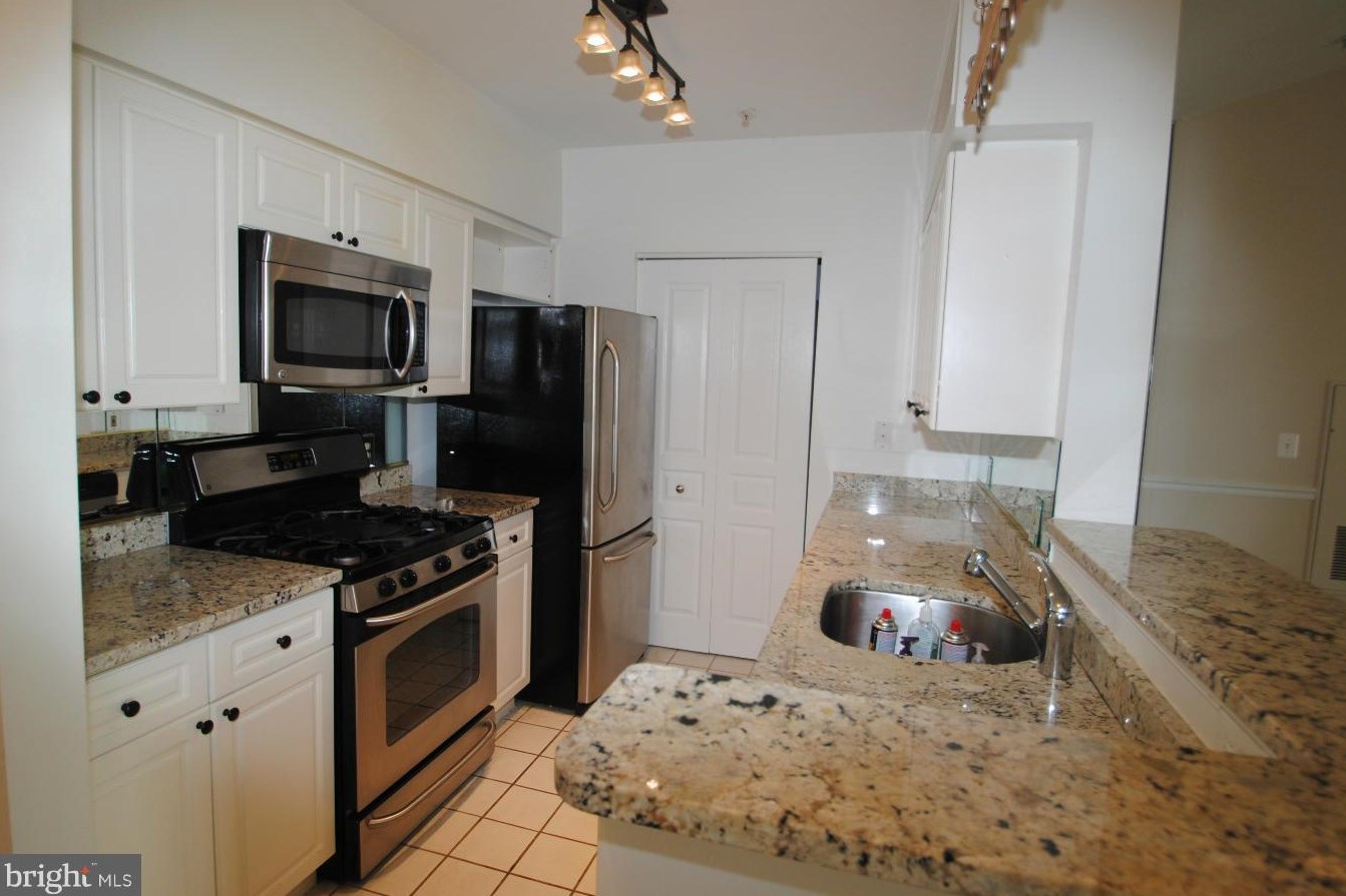 12919 Alton Sq Apt 419, Herndon, VA 20170