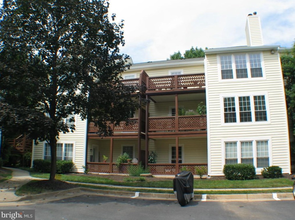 10165 Oakton Terrace Rd, Vienna, VA 22124