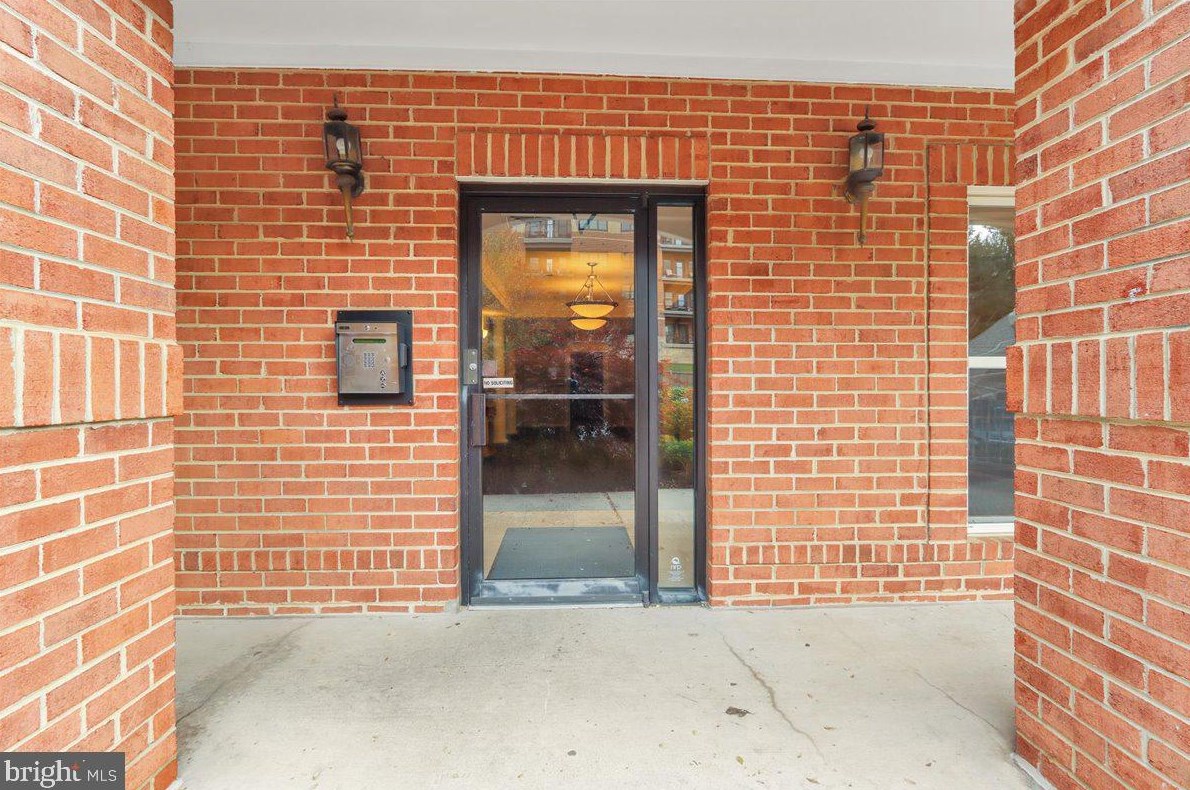 2931 Deer Hollow Way #104, Fairfax, VA 22031