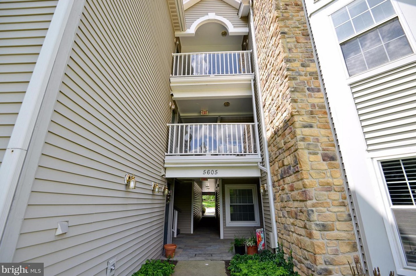 5605 Willoughby Newton Dr Apt 24, Centreville, VA 20120