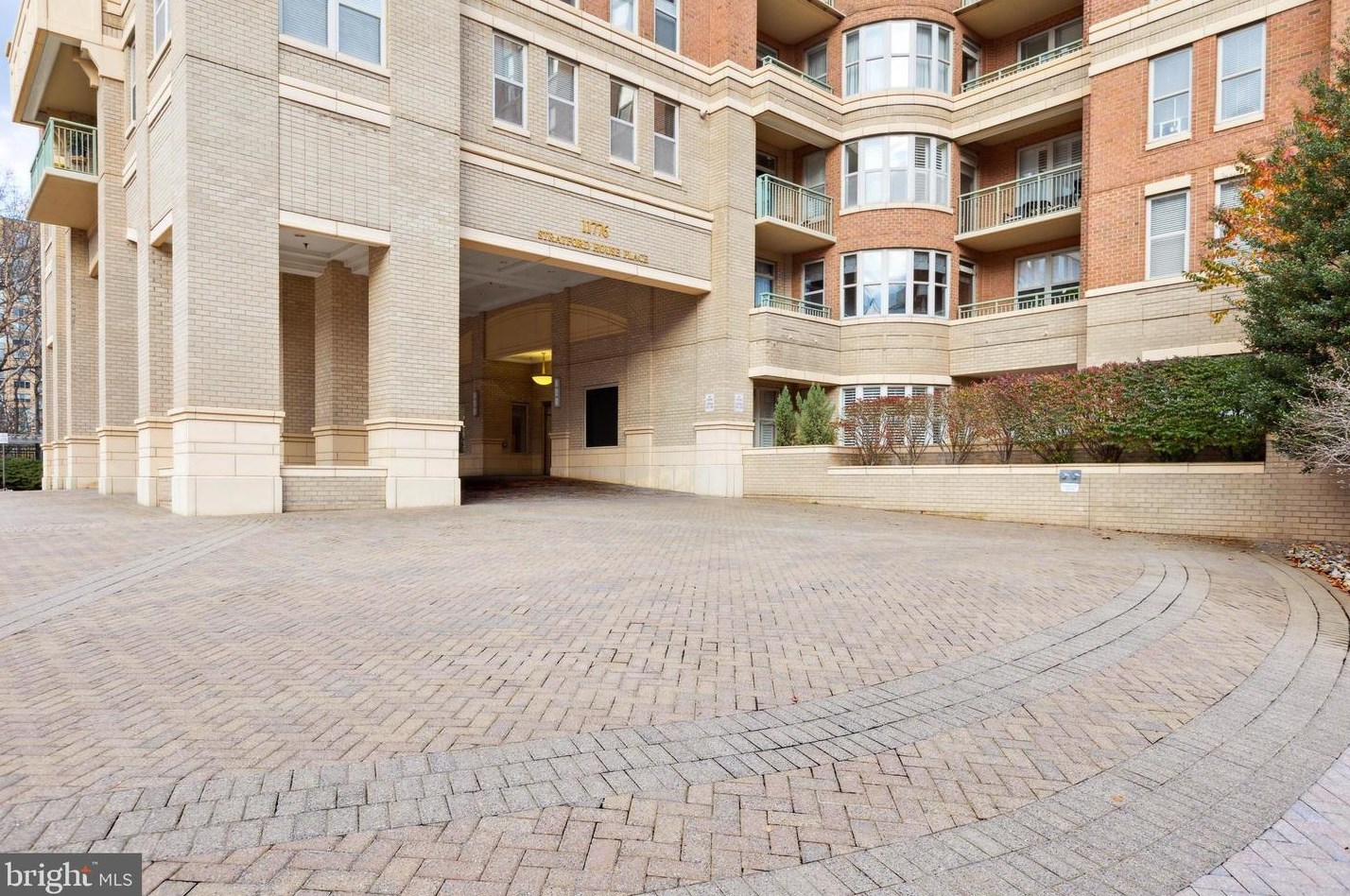 11776 Stratford House Pl #1008, Herndon, VA 20190