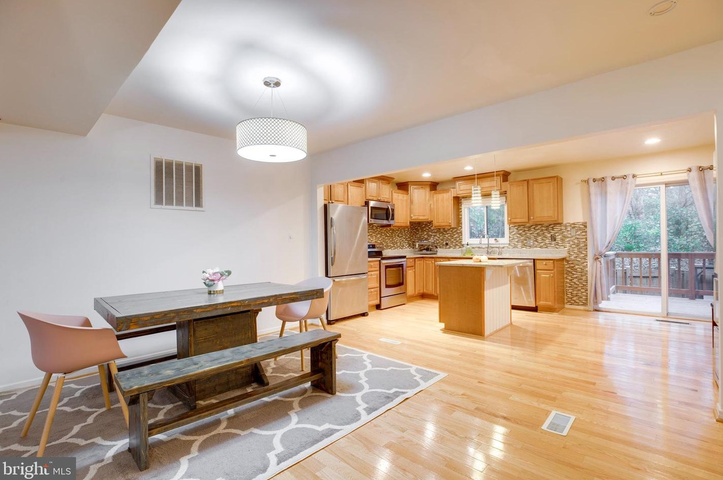 2990 Borge St, Vienna, VA 22124-2523