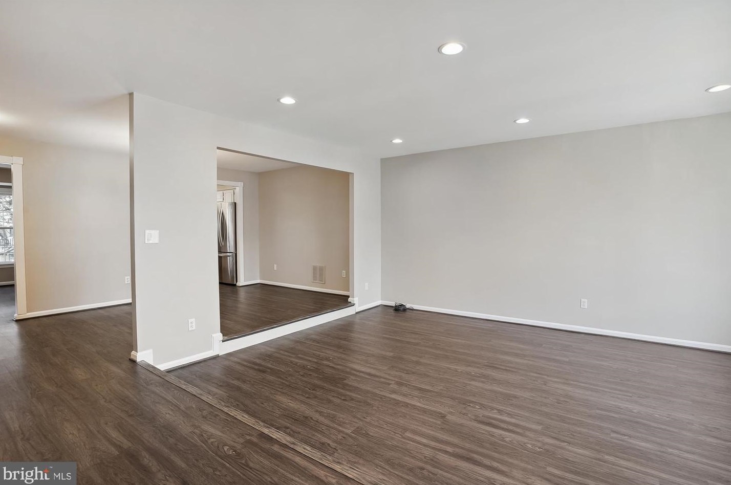 3122 Windwood Farms Dr, Vienna, VA 22124