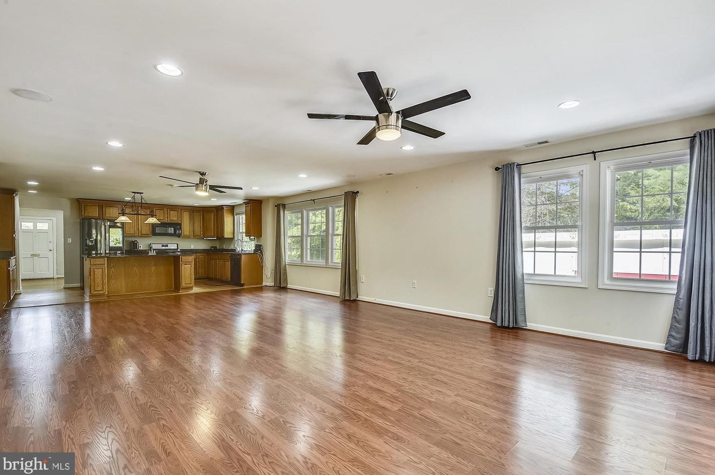 7301 Hughes Ct, Falls Church, VA 22046
