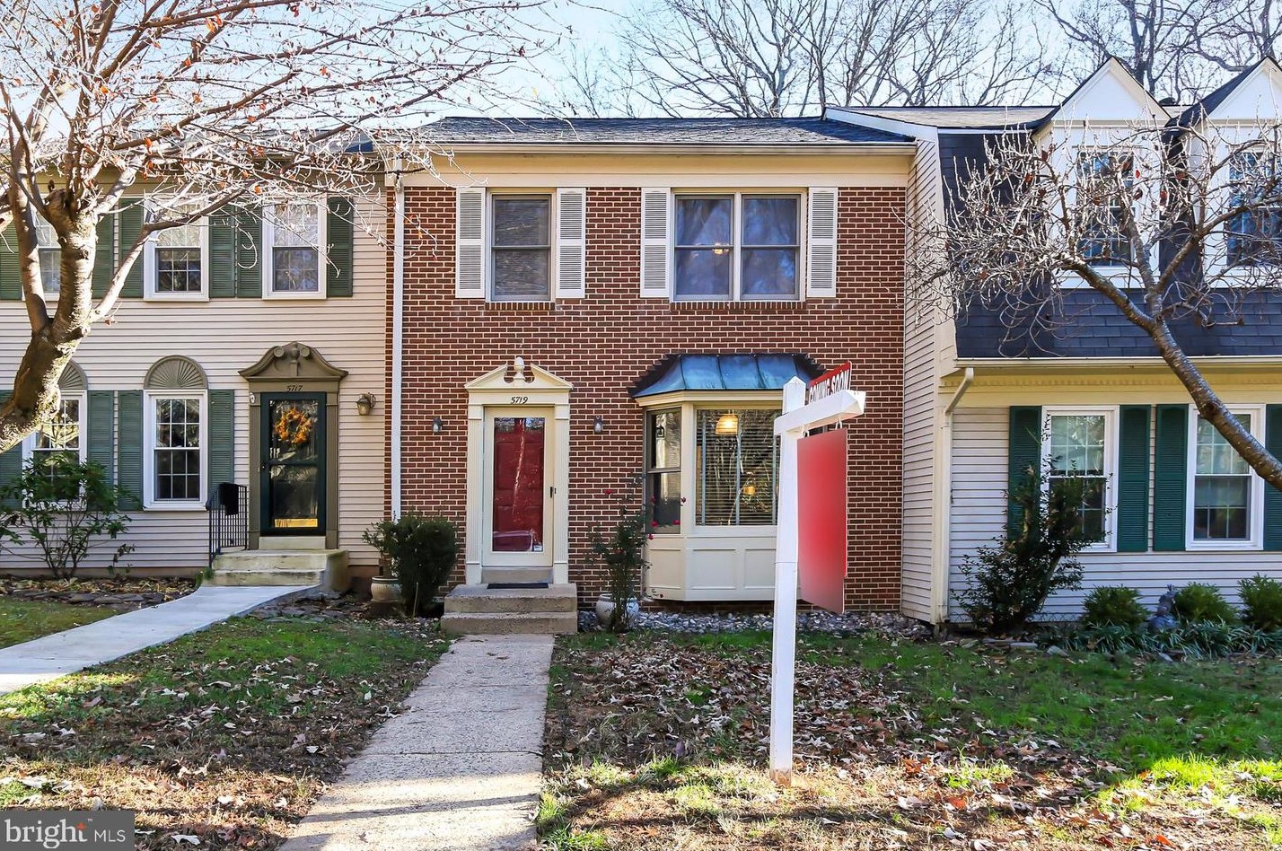 5719 Oakshore Ct, Springfield, VA 22015