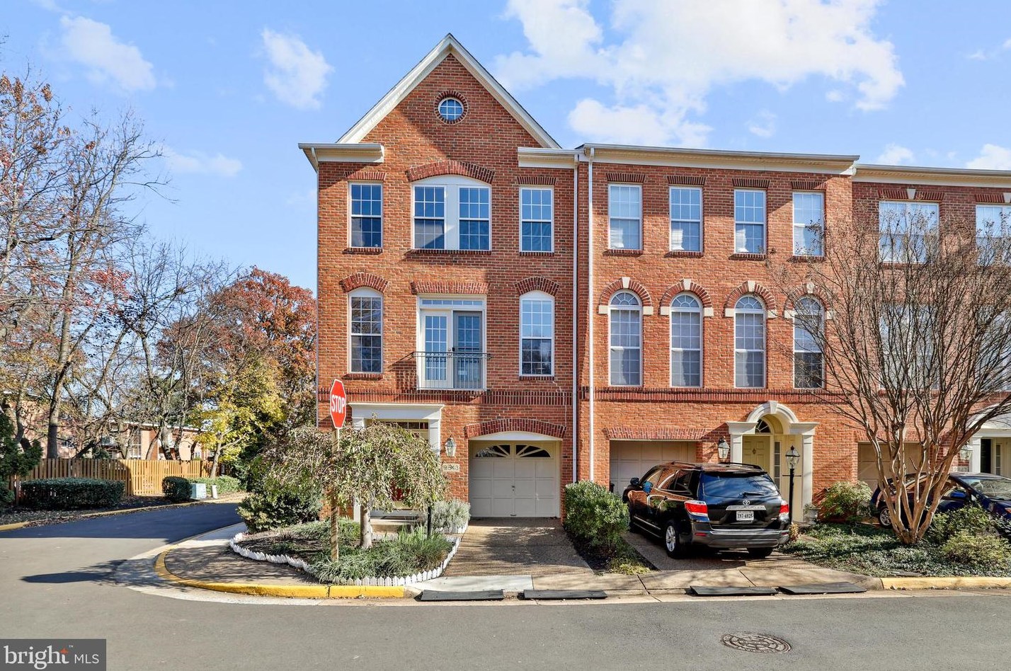 2843 Laura Gae Cir, Vienna, VA 22180-7447