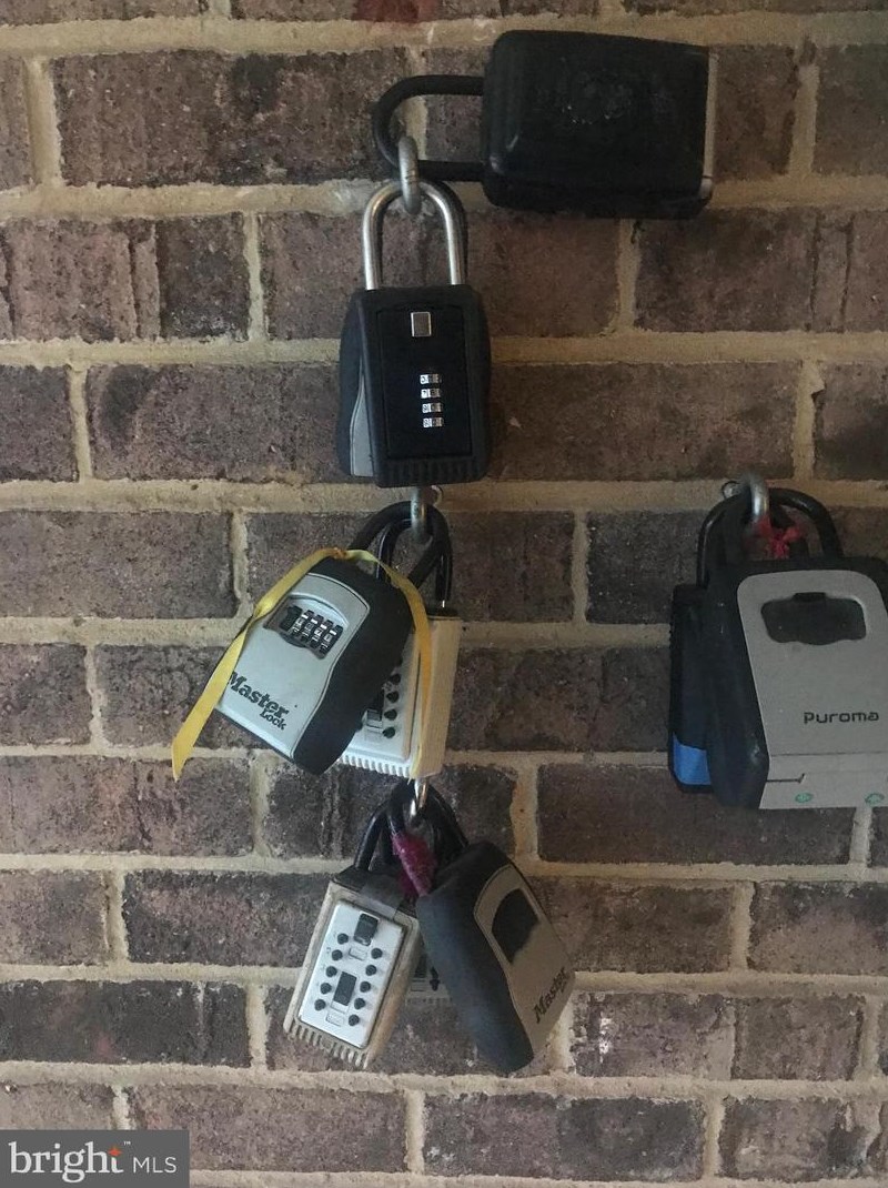 2817 Jermantown Rd, Vienna VA 22124-2504 exterior