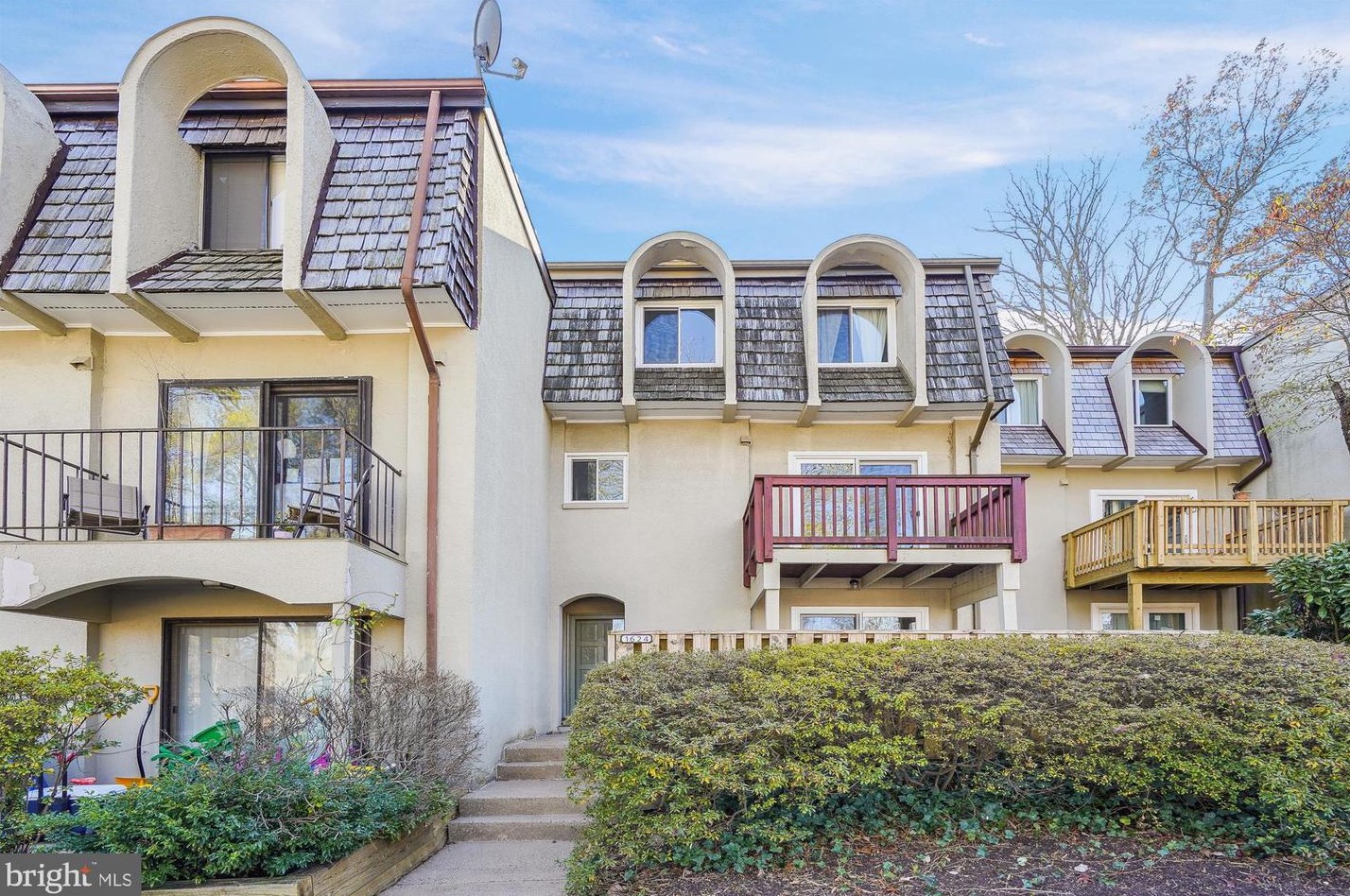 1624 Valencia Way, Herndon, VA 20190