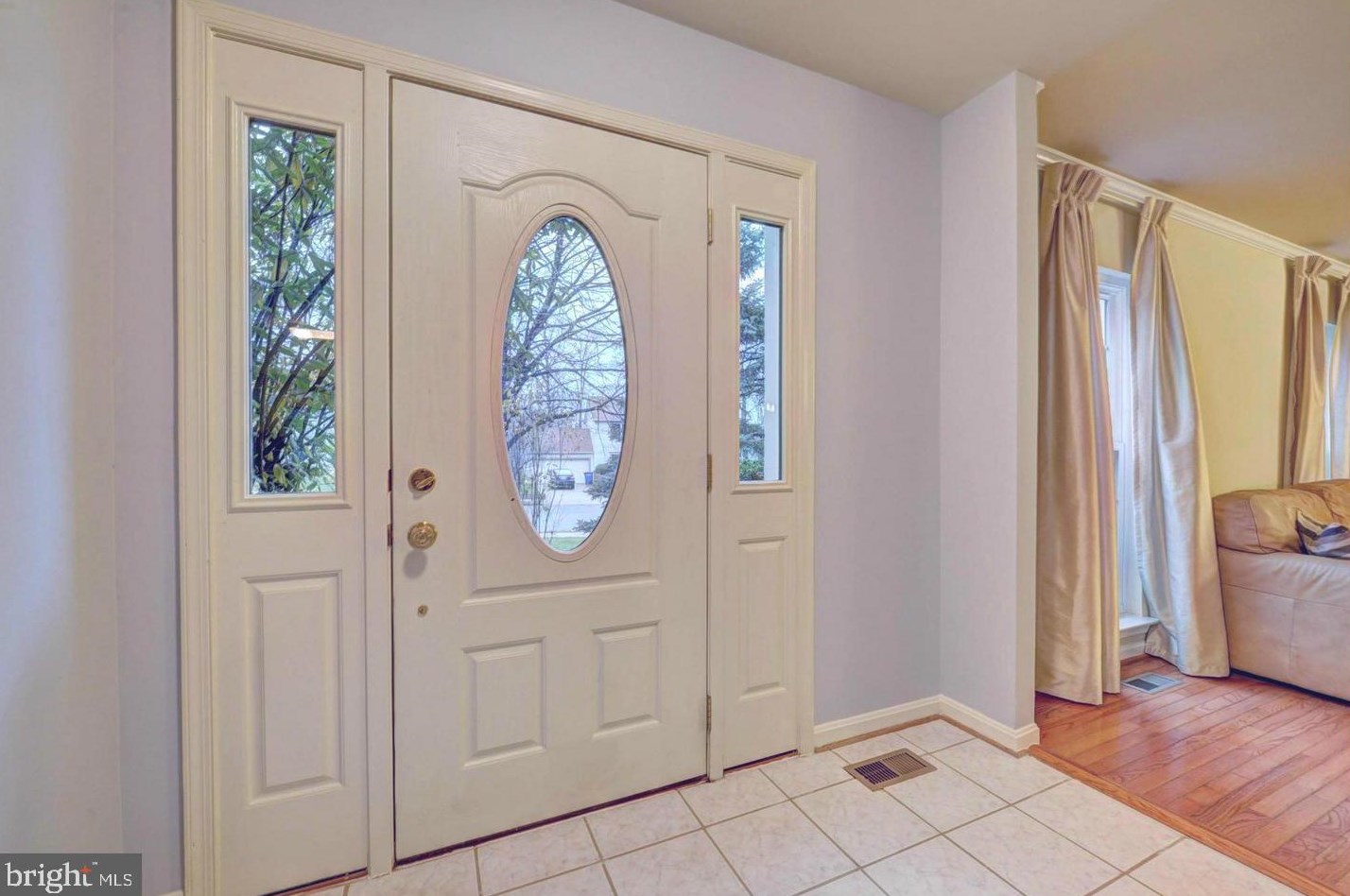 1404 Bayshire Ln, Herndon, VA 20170