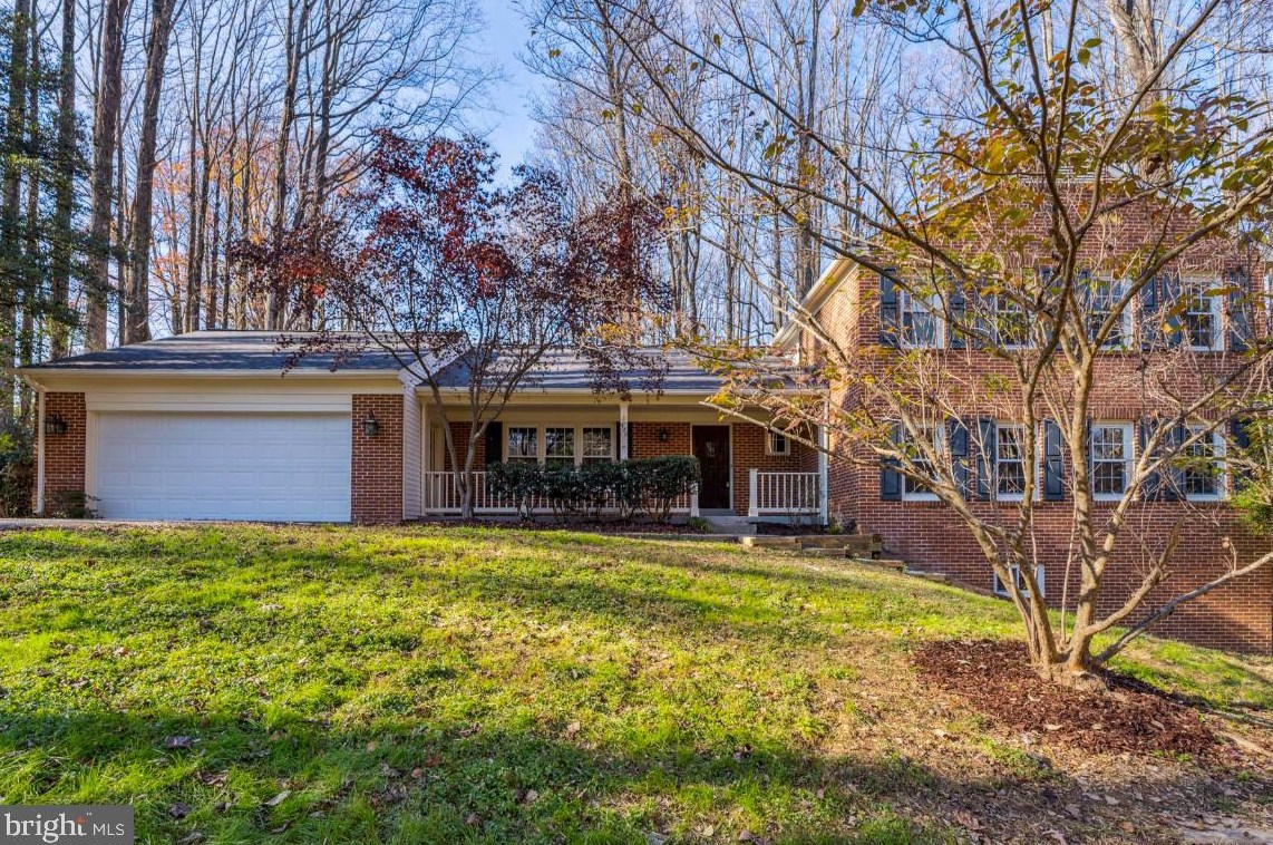 928 Welham Green Rd, Great Falls, VA 22066
