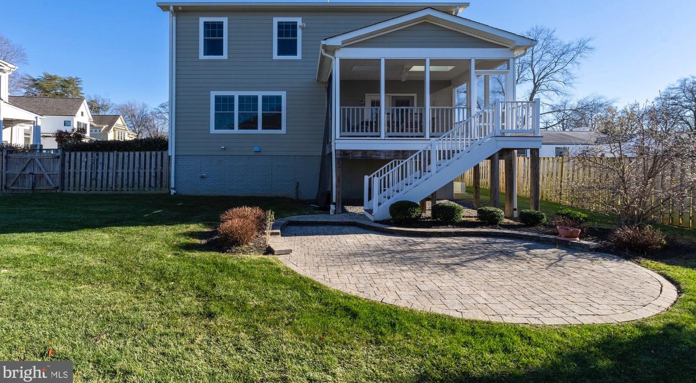 121 Cherry Cir, Vienna, VA 22180-5701