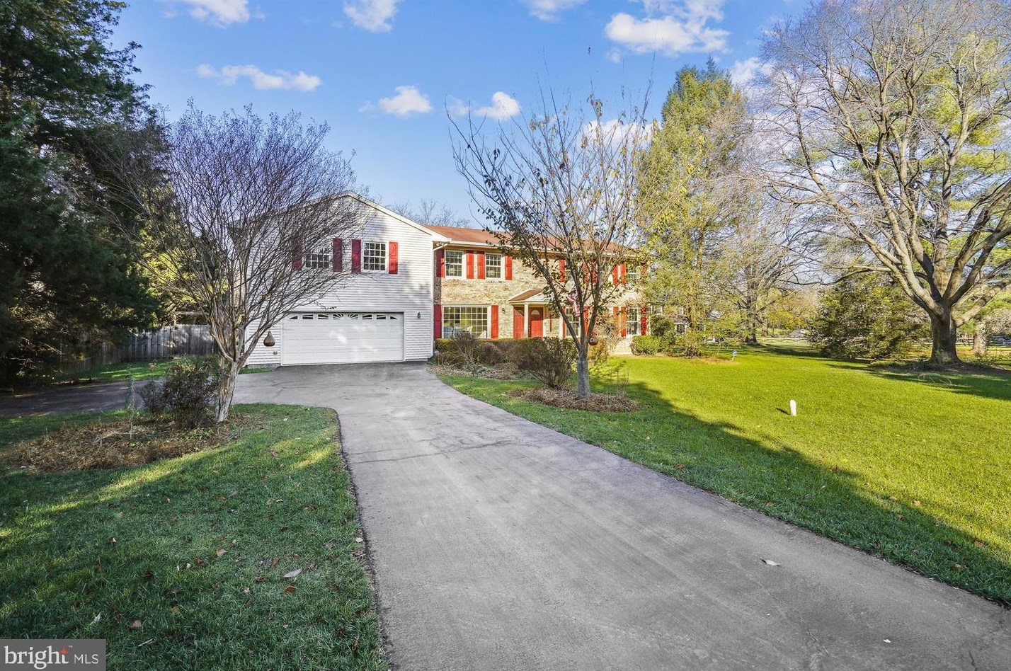 12106 Gary Hill Dr, Fairfax, VA 22030-5914