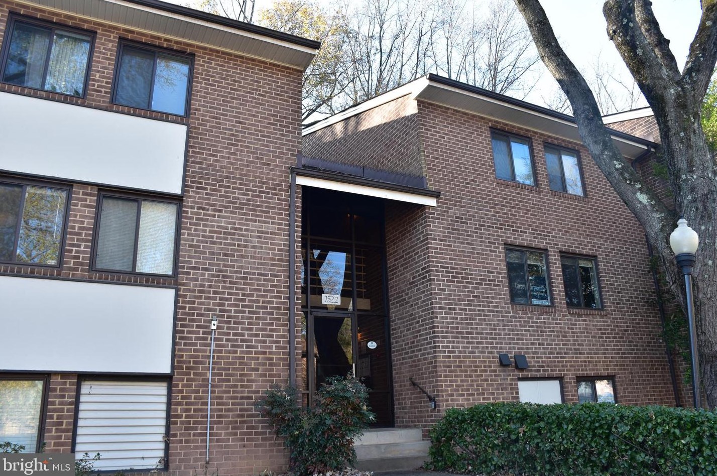 1522 Northgate Square #12b, Herndon, VA 20190