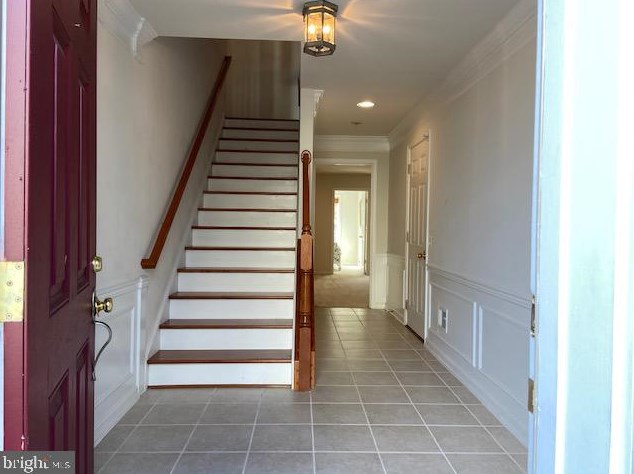 8211 Singleleaf Ln, Lorton, VA 22079