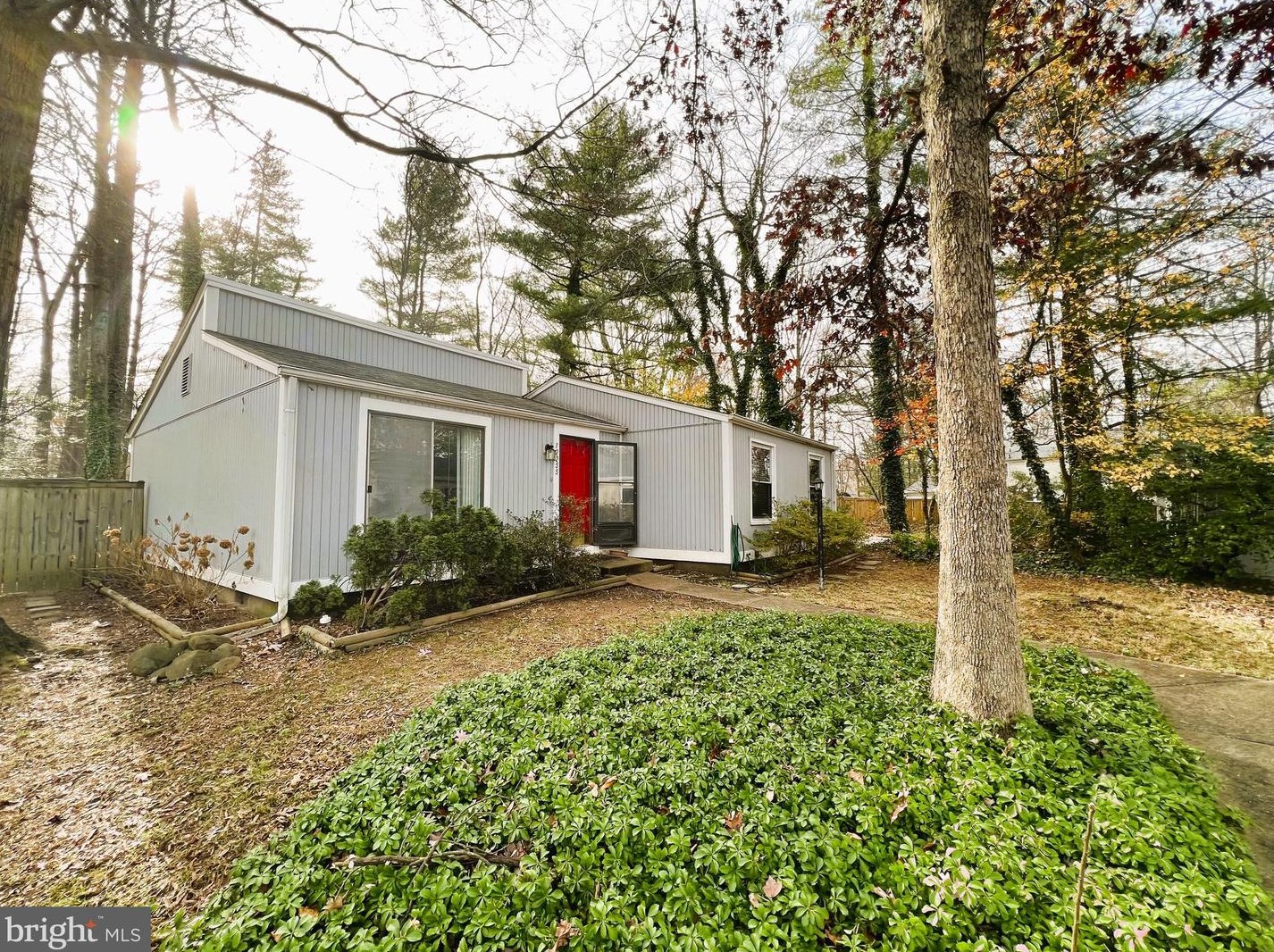 12255 Turkey Wing Ct, Herndon, VA 20191