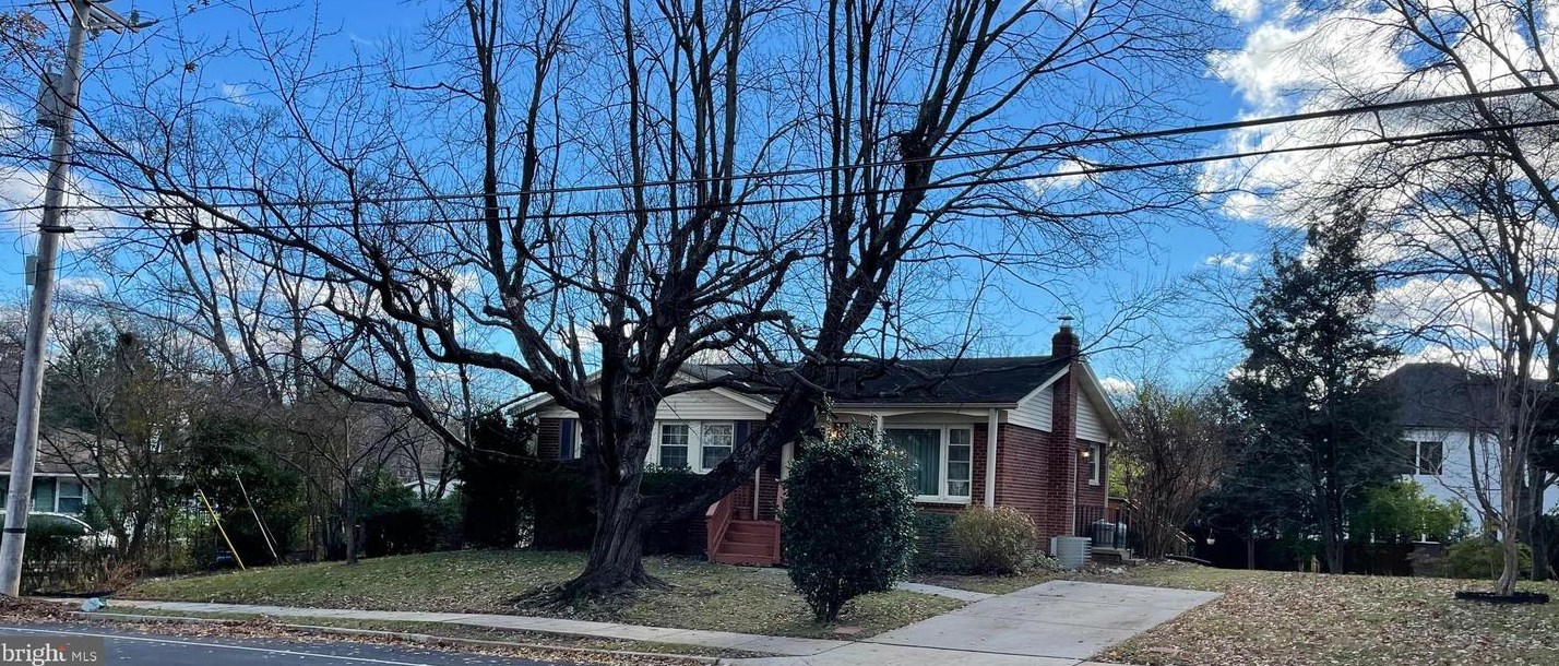 402 Marshall Rd, Vienna, VA 22180-6458