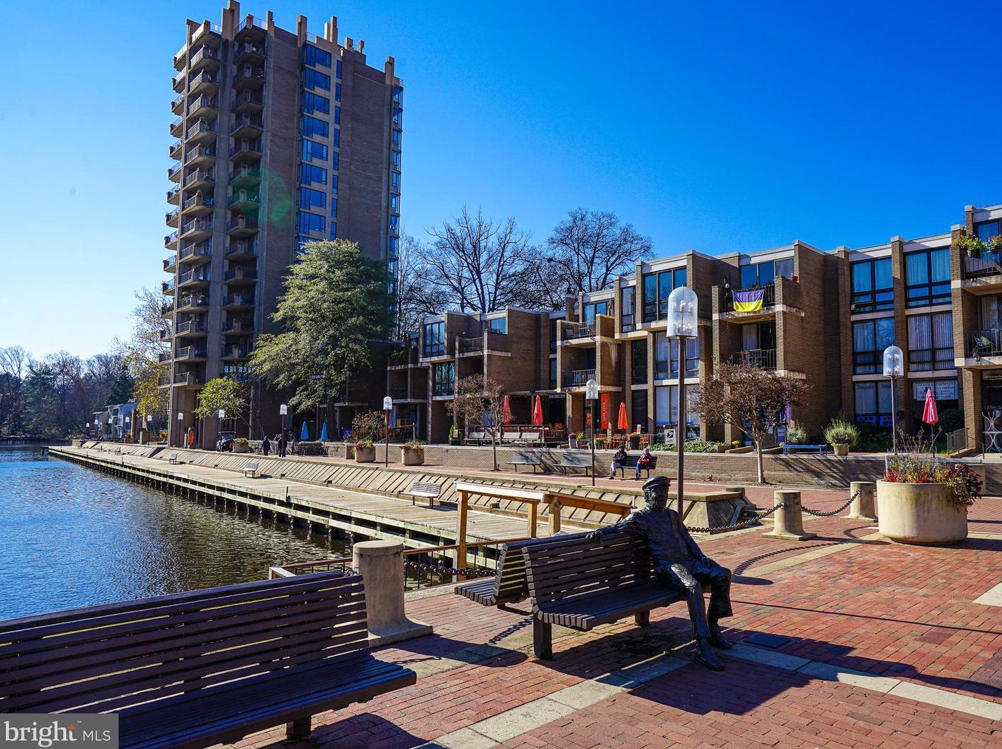 11422 Washington Plaza W, Herndon, VA 20190