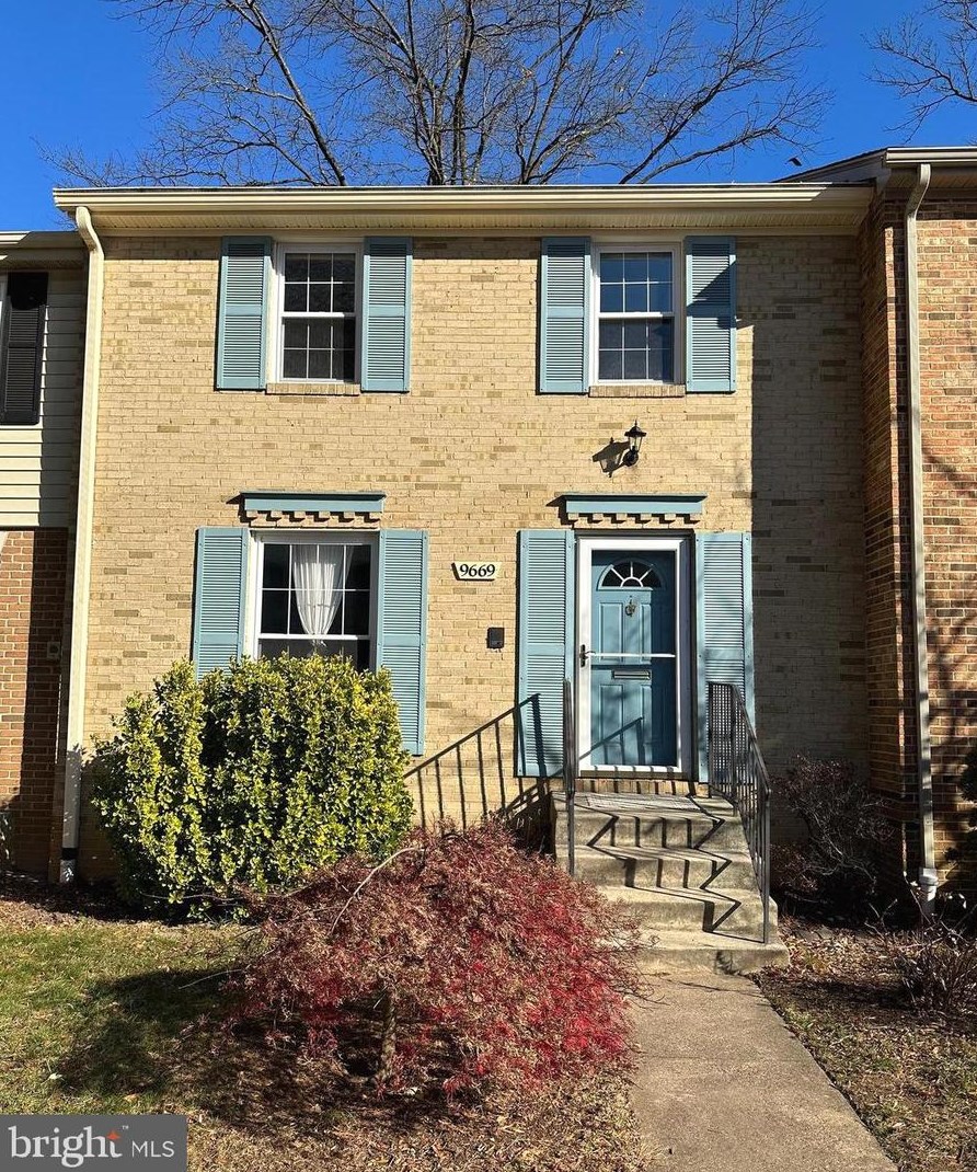 9669 Lindenbrook St, Fairfax, VA 22031