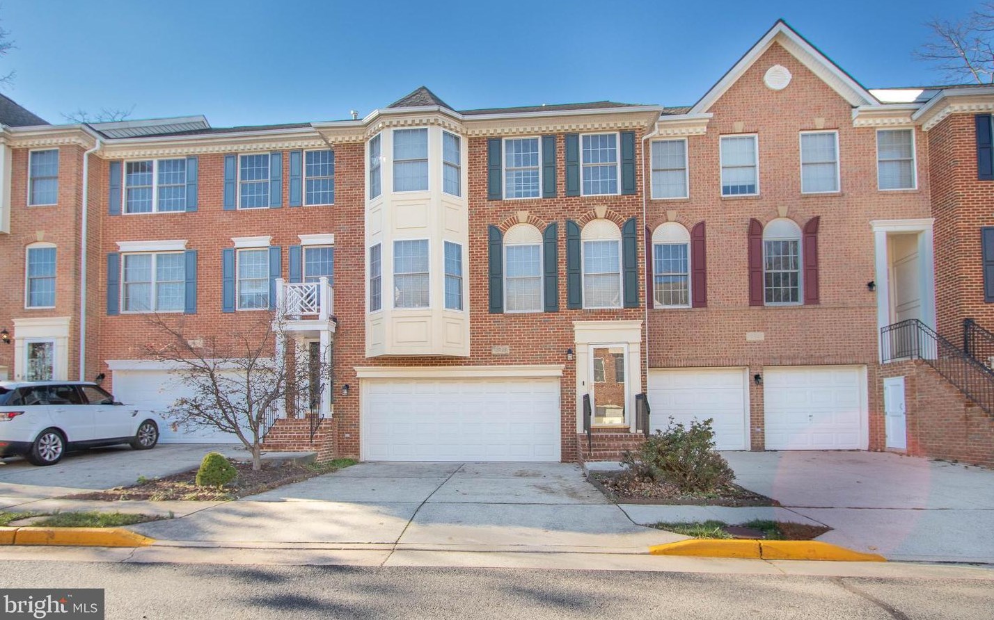 12921 Starters Ln, Fairfax, VA 22033