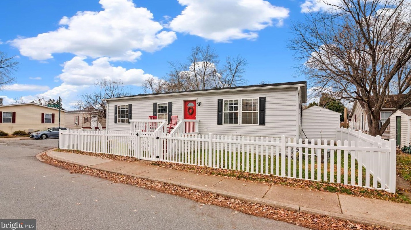 14633 Boac Cir, Fairfax, VA 20151